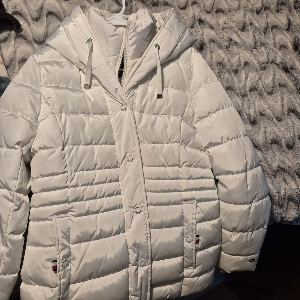 M Tommy Hilfiger White Puffer Jacket WOMANS - Picture 8 of 13